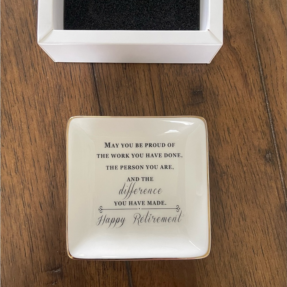 NWOT Retirement ring/trinket/jewelry dish/tray/holder
